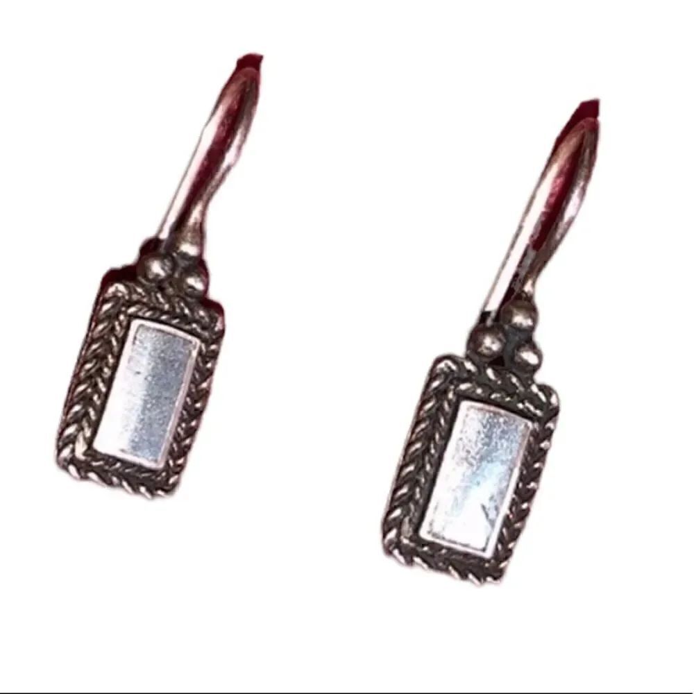 6 Pairs of Pierced ear dangly Earrings - Picture 5 of 10
